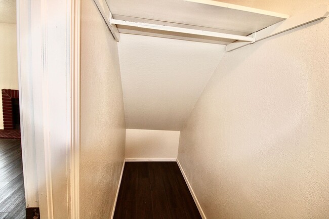 Building Photo - 2336 Heatherfield