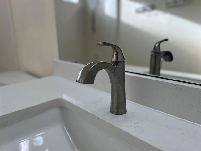 Building Photo - 10 Troon Dr