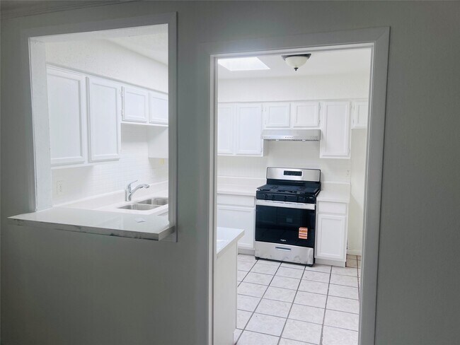 Building Photo - 3907 Windmill St