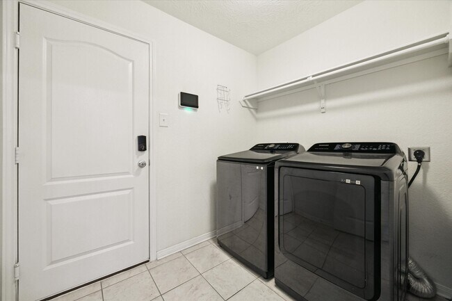 Building Photo - 16343 Oakside Hollow Ln