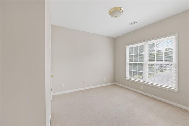 Building Photo - 940 Southfield Ln