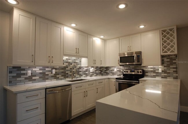 Building Photo - 1258 Pine Ridge Cir W