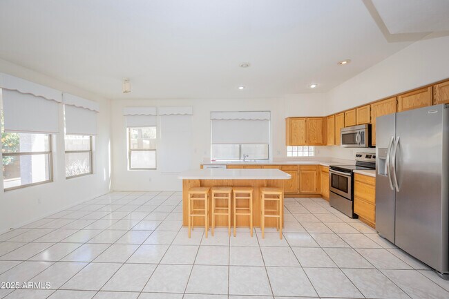 Building Photo - 3844 E Kings Ave