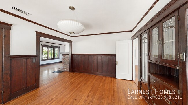Building Photo - 1131 N Wilson Ave