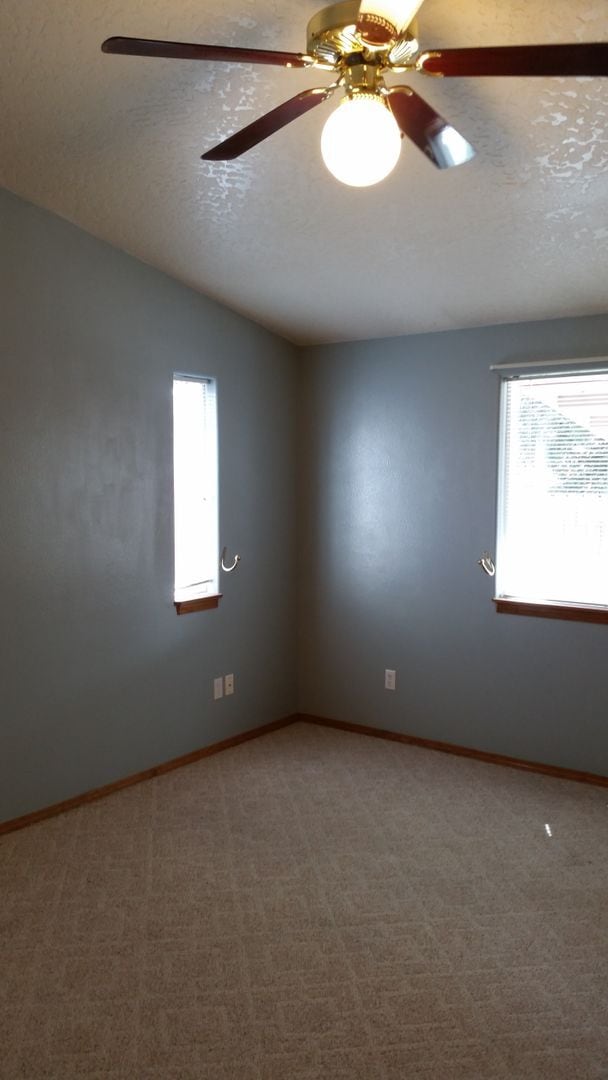 Building Photo - Beautiful Home with Hobby Shop and RV PARKING