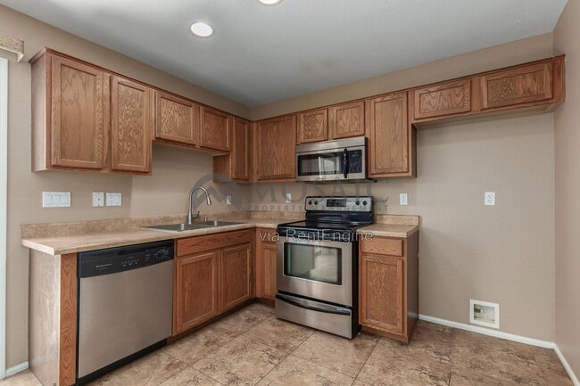 Building Photo - 398 E Daniella Dr