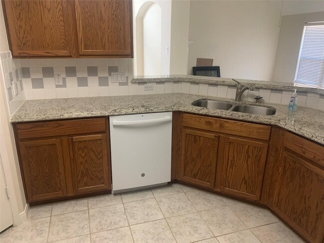 Building Photo - 2621 Tidenhaven Dr