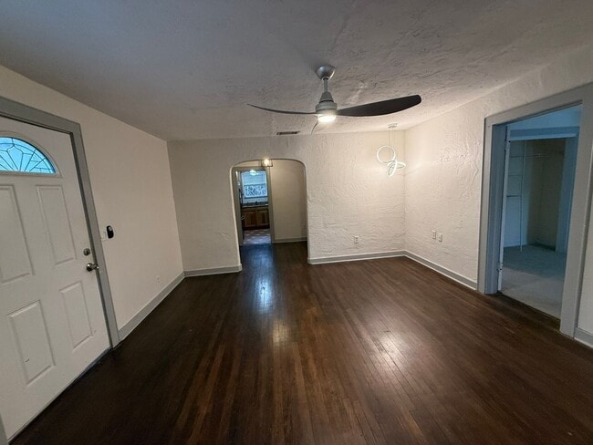 Building Photo - 1235 Virginia Dr