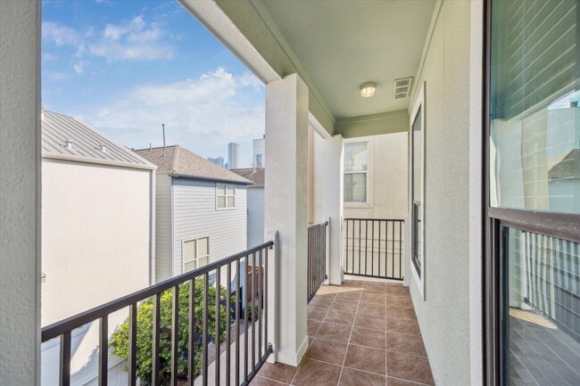 Building Photo - 1407 Dart St