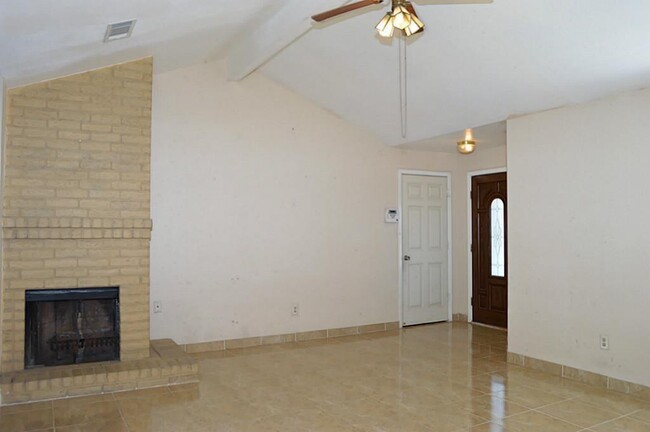 Building Photo - 13115 Pebblewalk Cir S