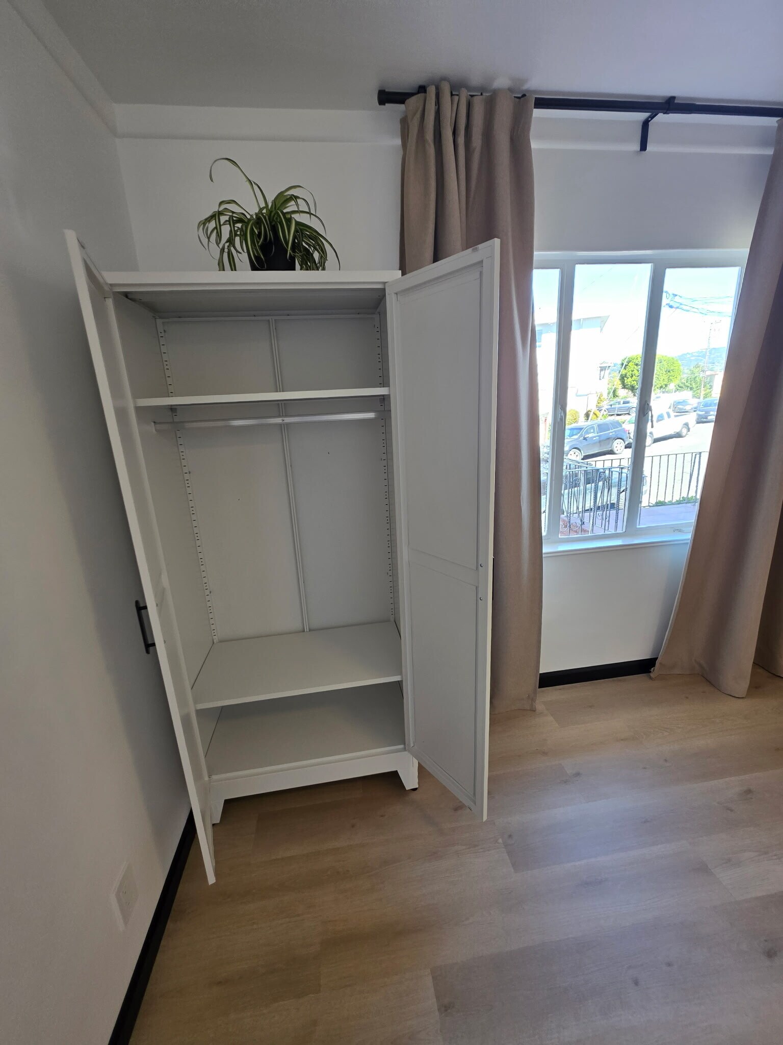 Building Photo - 500 Merritt Ave