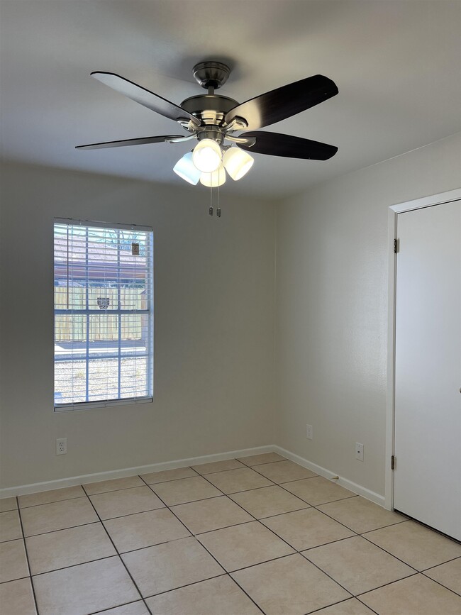 Building Photo - 1515 Quail Creek Rd