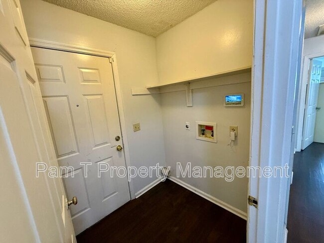 Building Photo - 768 Wolf St