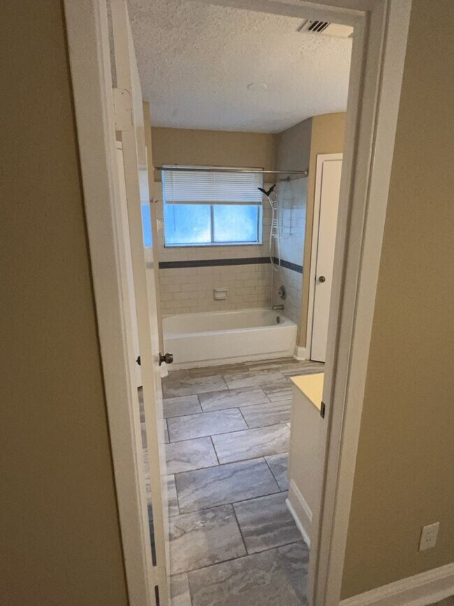 Building Photo - 7702 Tierra Verde Dr