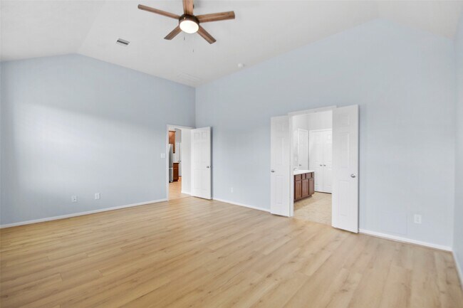 Building Photo - 16918 Lake Arlington Ln