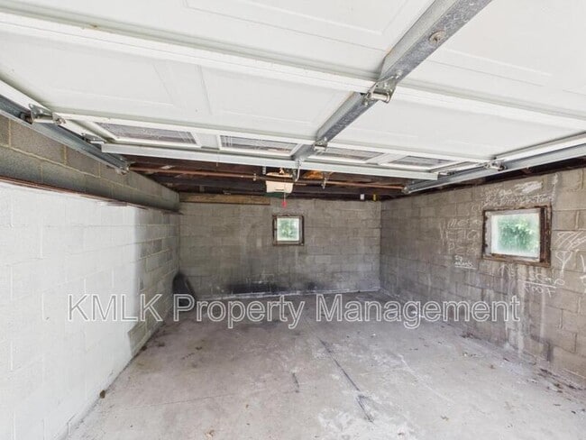 Building Photo - 2899 Northland St