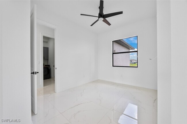 Building Photo - 1609 Nelson Rd N