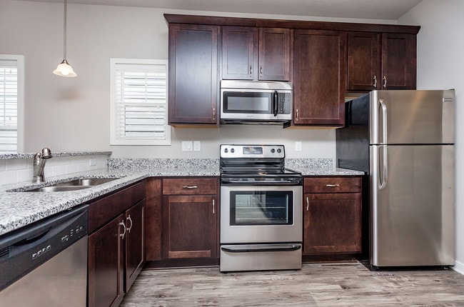 Building Photo - 2071 SW Cascade Falls Dr