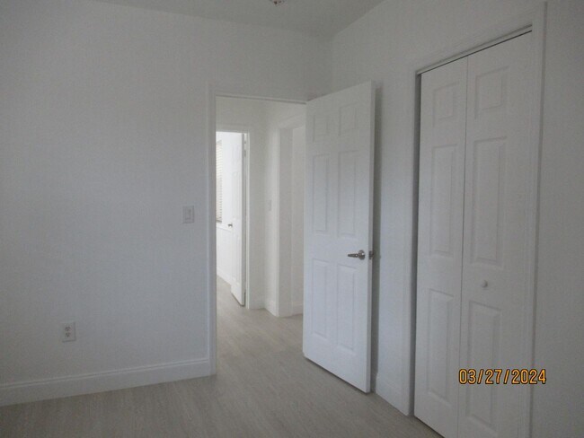 Building Photo - 4245 SW 7th St