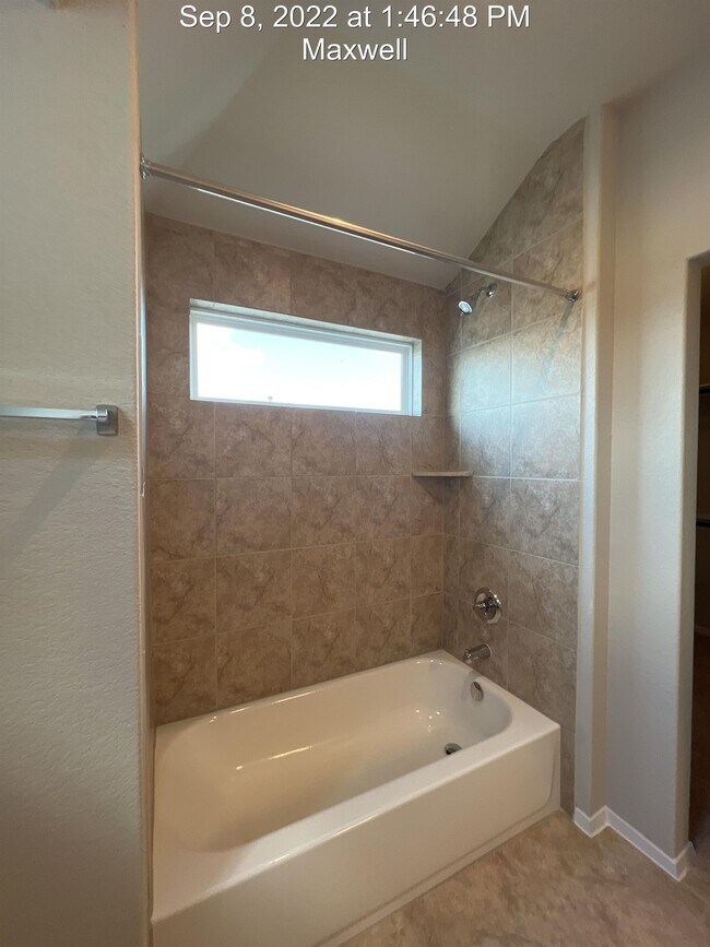 Building Photo - 194 Living Reef Dr