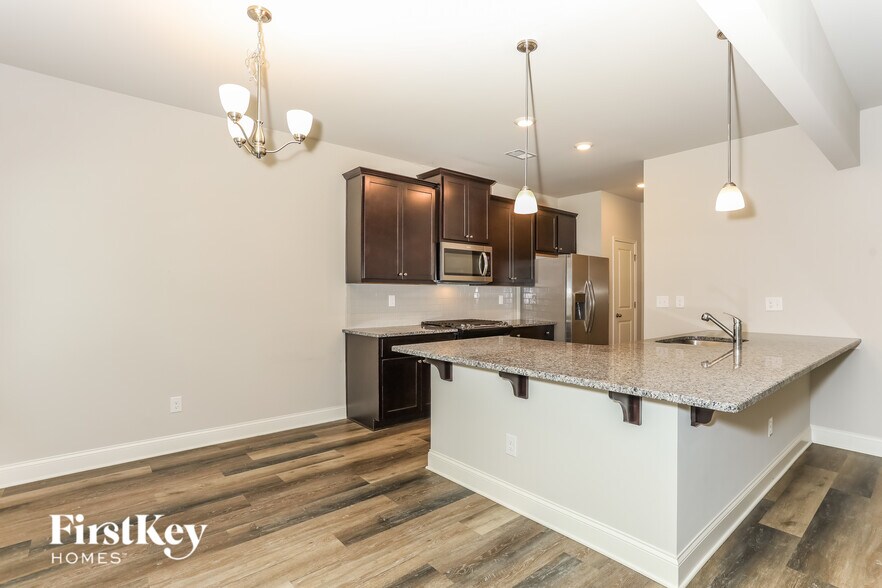 Building Photo - 208 Cheshire Dr