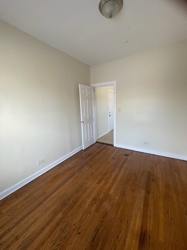 Building Photo - 7955 S Emerald Ave