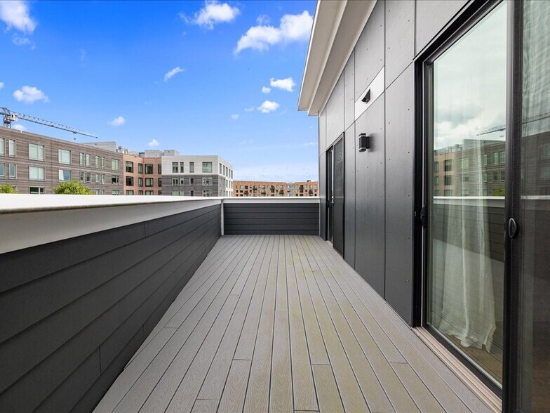 Building Photo - 50 Hichborn St