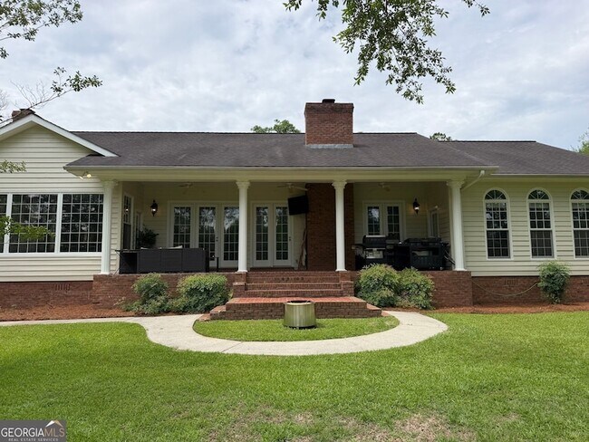 Building Photo - 1729 Green Acres Dr