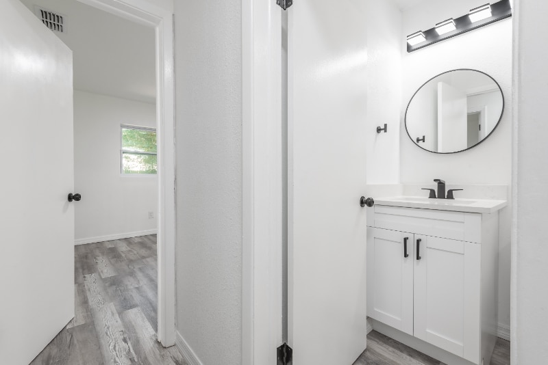 Building Photo - 763 NE 12th St