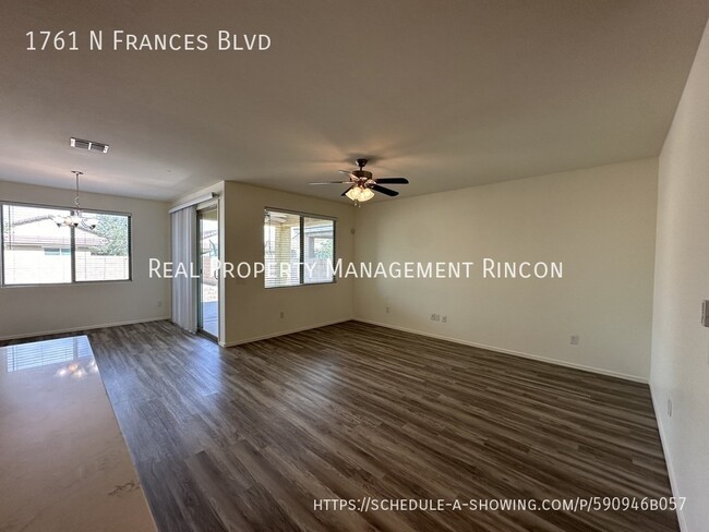 Building Photo - Upgraded 3 bed 2 bath - Central