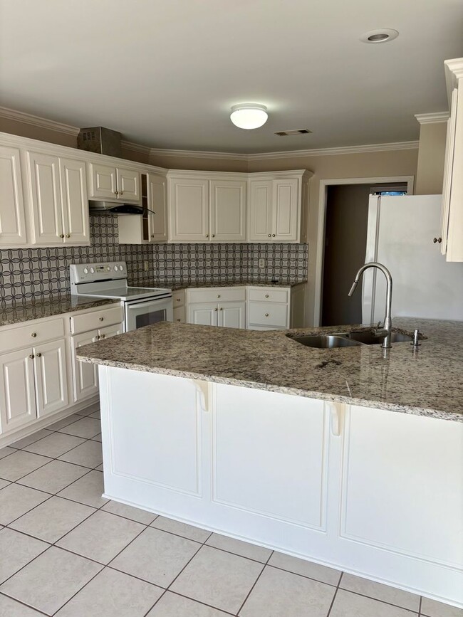 Building Photo - Beautiful Home in Desirable Cherry Creek | 3 Bed + Office | Fully Fenced Yard | Near Baker Elemen...