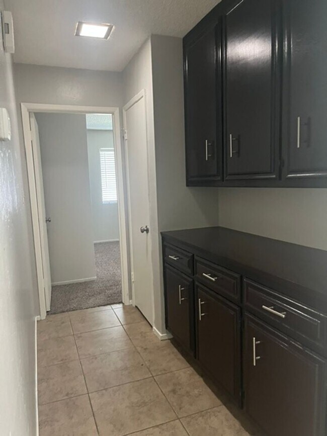 Building Photo - 7613 Quailwood Dr