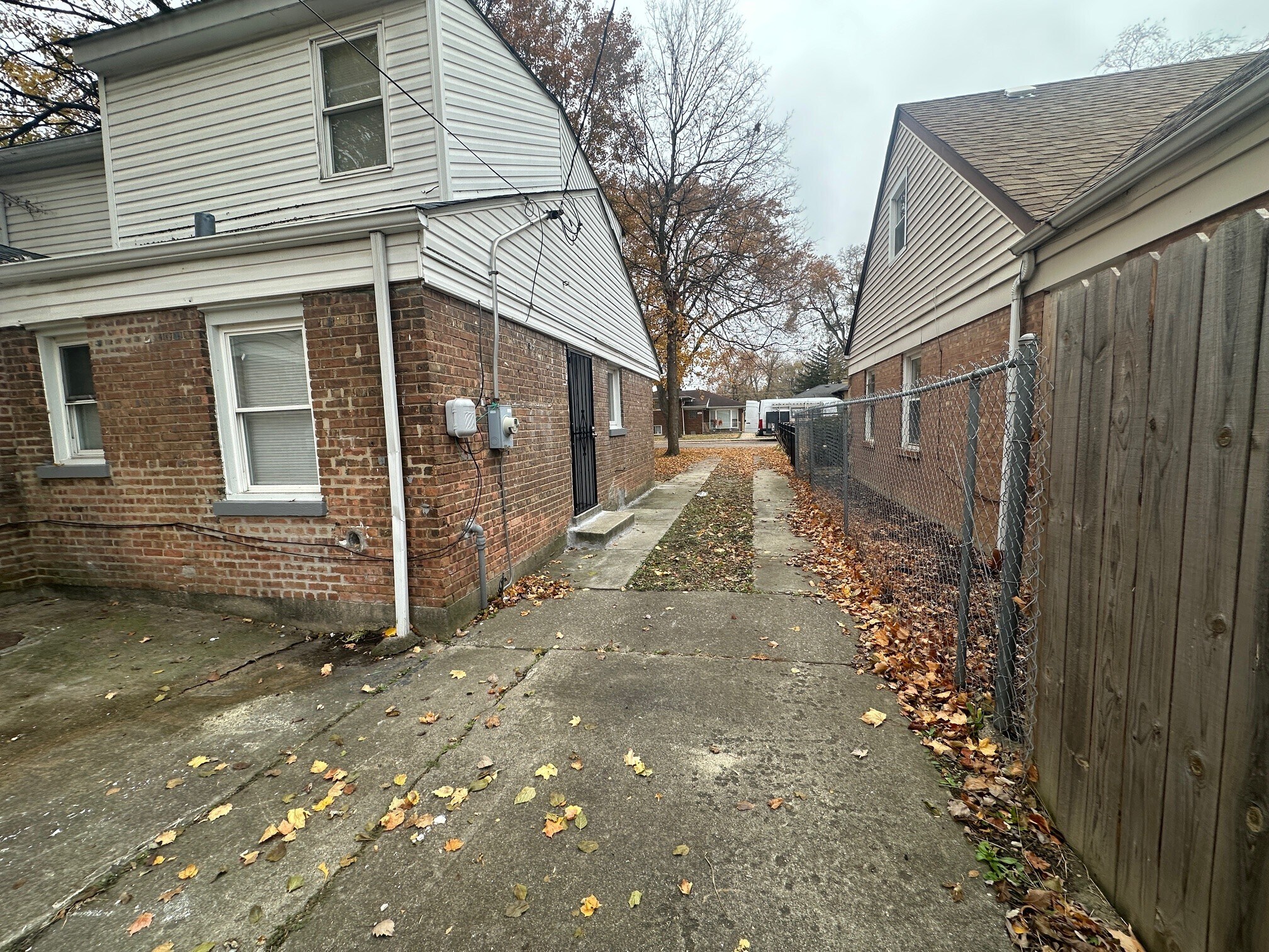 Driveway - 12227 S Throop St