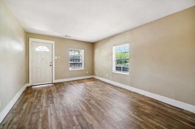 Building Photo - 3324 Bacchus St