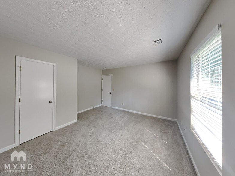 Building Photo - 5631 Regency Manor Ct