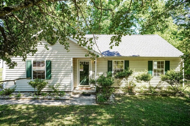 Building Photo - Wonderful 3 Bedroom Raleigh Ranch Home