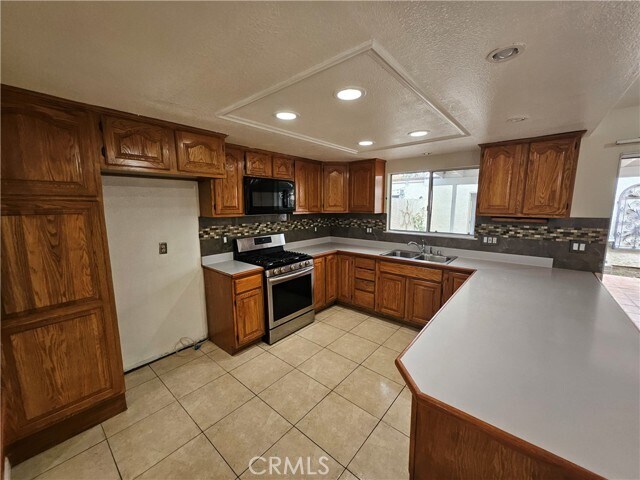Building Photo - 15271 Cadiz Dr