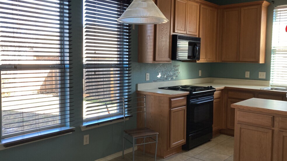 Building Photo - 340 Turquoise Dr