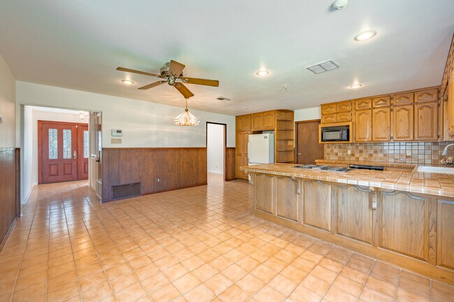 Building Photo - 7722 Pinebrook Dr