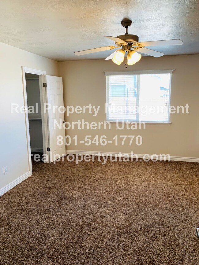 Building Photo - 3 Bedroom 2 Bath Home Now Available!