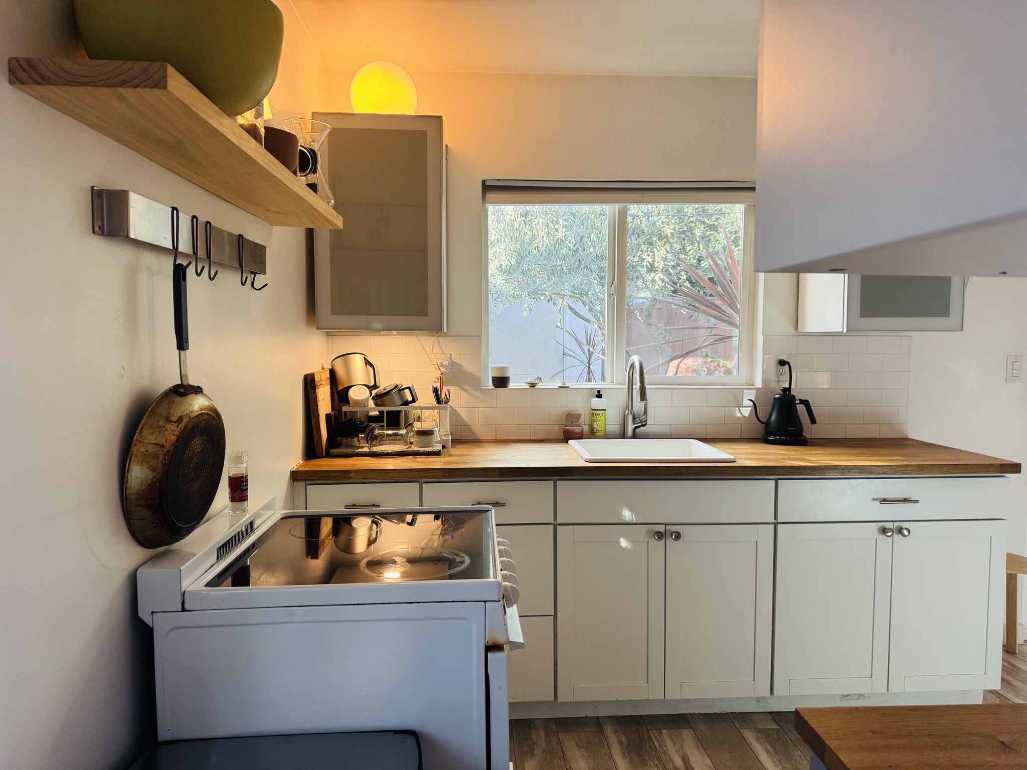 Building Photo - 9048 Hargis St