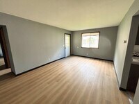 Building Photo - 822-824 Menomonie St