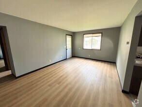 Building Photo - 822-824 Menomonie St