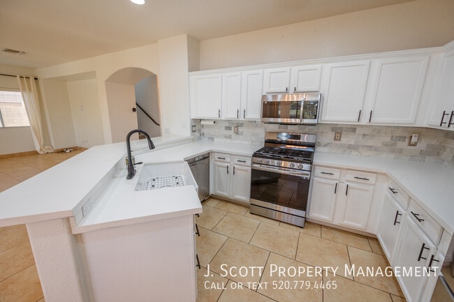 Building Photo - 12209 W Washington St