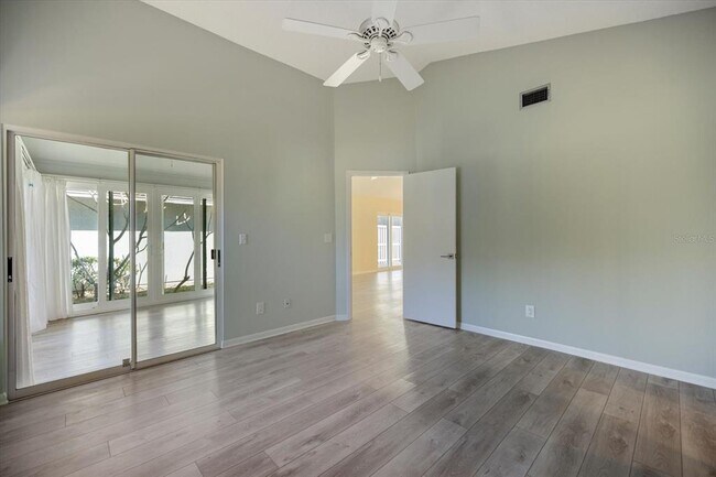 Building Photo - 856 Chatham Dr