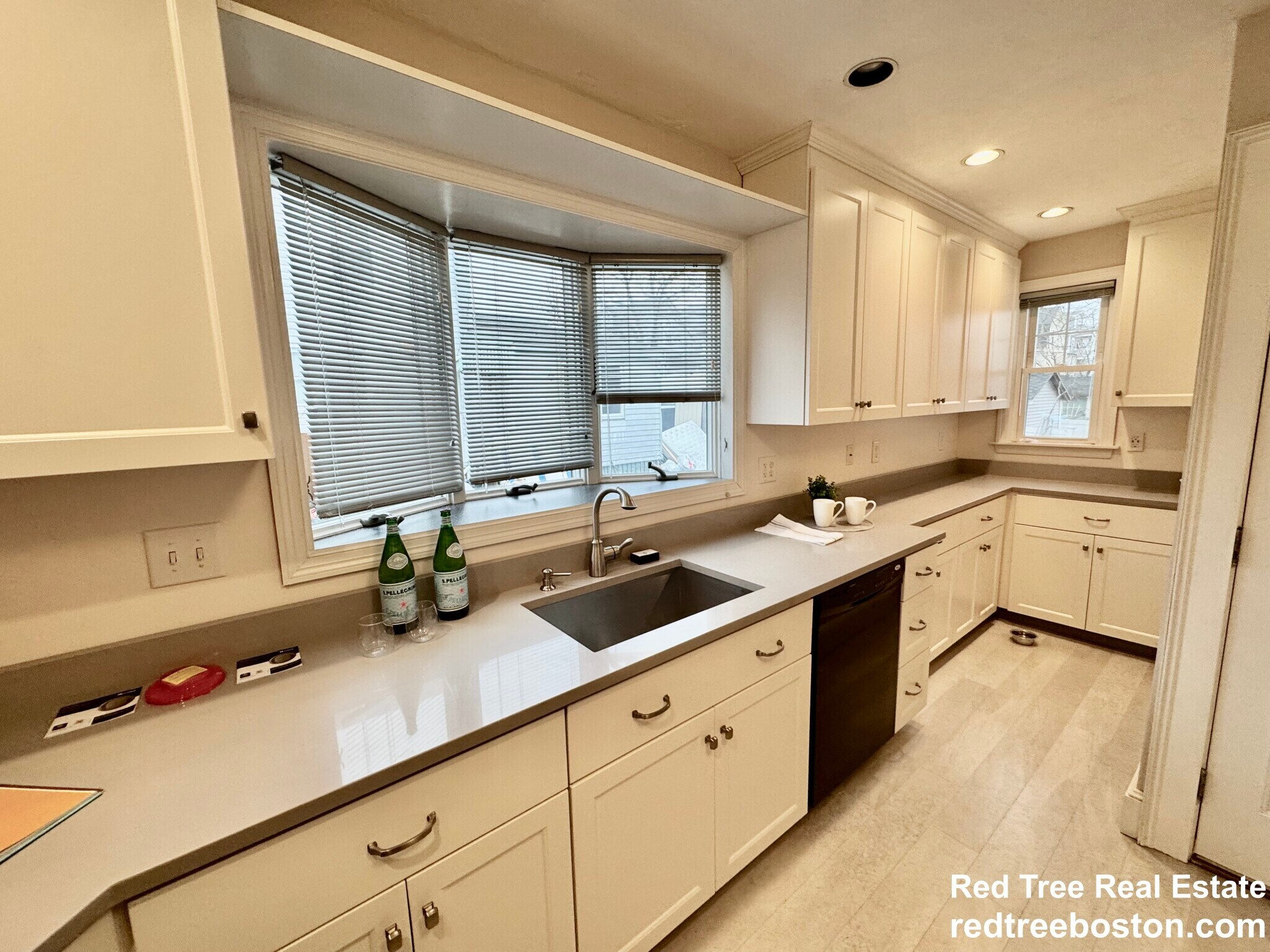 Building Photo - 324 Beech St