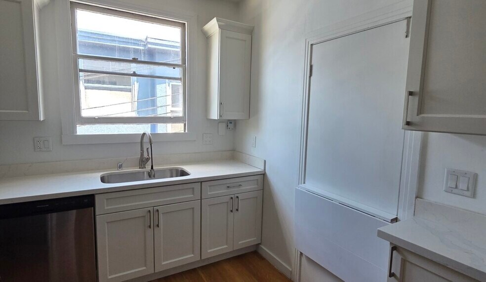 Building Photo - 2720 College Ave