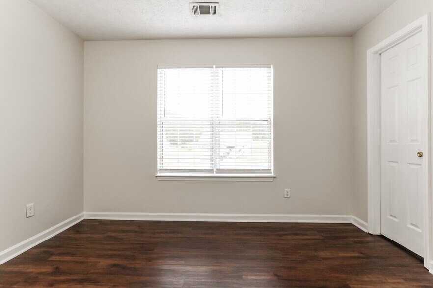 Building Photo - 564 Kirtley Ct