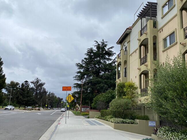 street view - 4824 Tujunga Ave