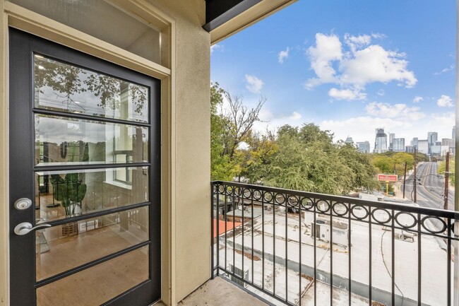 Building Photo - Stunning Condo For Lease off South 1st ST ...